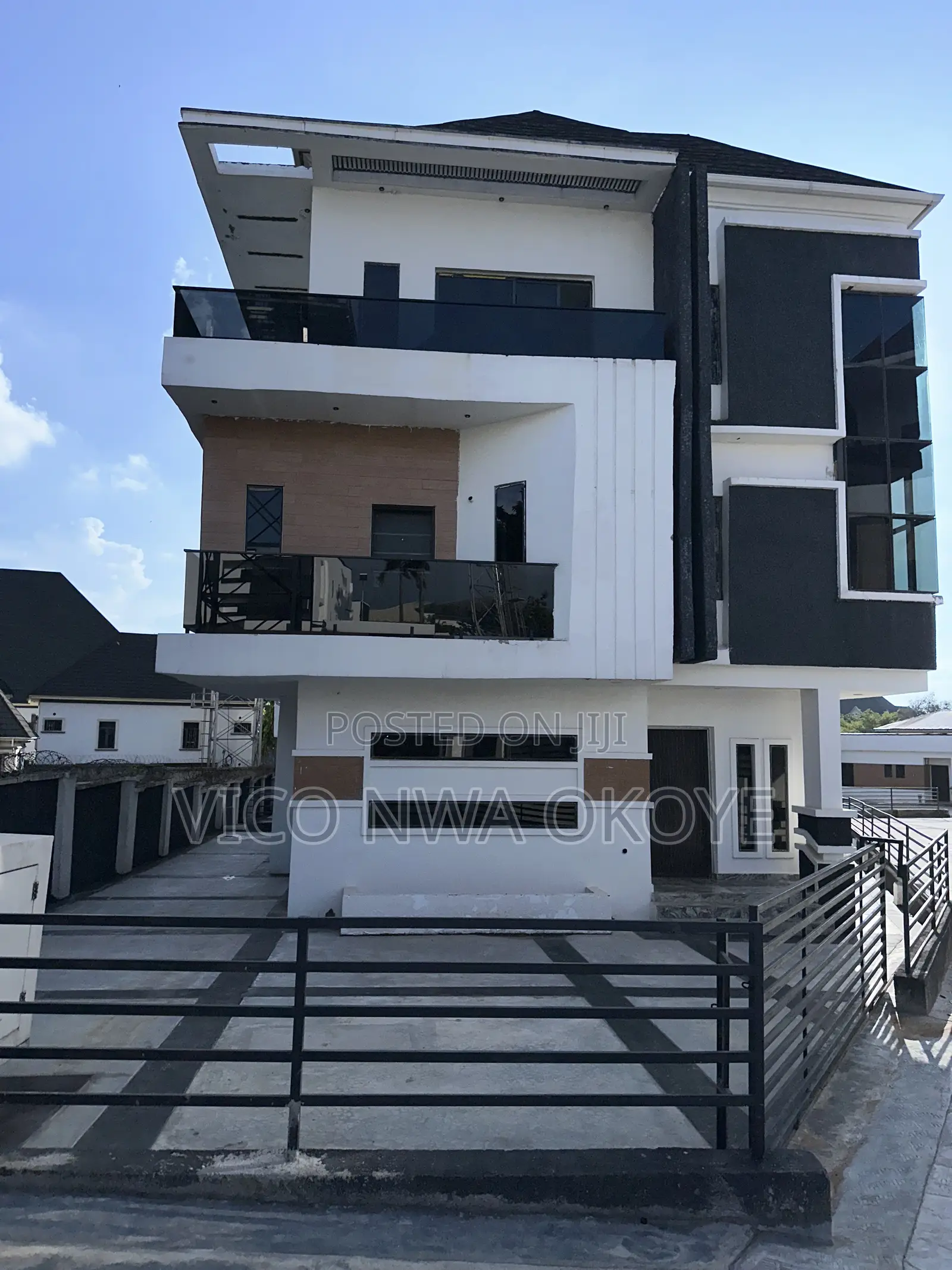 5bdrm Duplex in 231 Smart Residence for sale in Asokoro