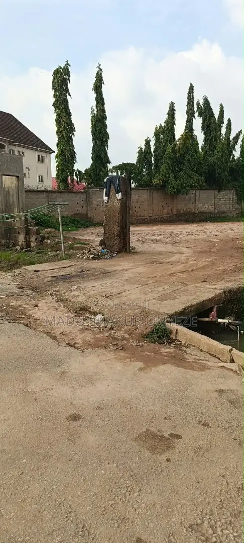 Plot for Sale in Life Camp