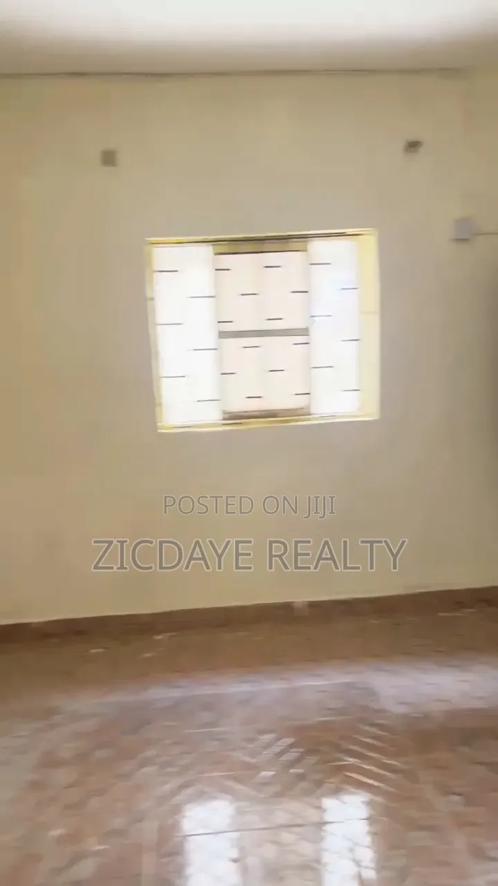 1bdrm Room & Parlour in Community Road, Yaba for rent in Yaba