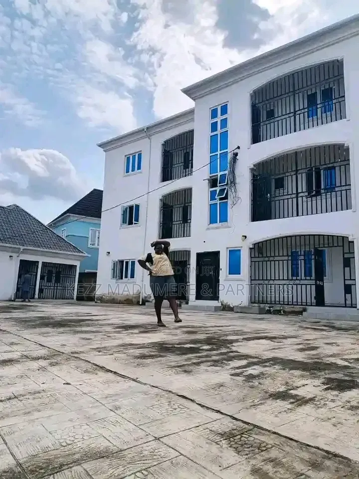 15bdrm Block of Flats in Abak Rd Before for sale in Uyo