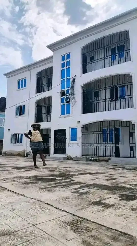 15bdrm Block of Flats in Abak Rd Before for sale in Uyo