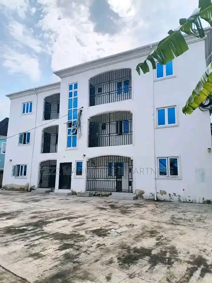 15bdrm Block of Flats in Abak Rd Before for sale in Uyo