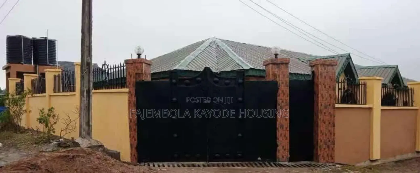 3bdrm Block of Flats in Abike Estate, Akobo for sale in Akobo