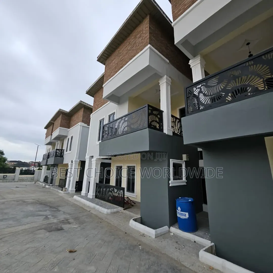3bdrm Duplex in Kolapo Ishola Gra, Akobo for rent in Akobo