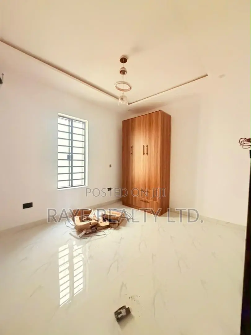 5bdrm Duplex in Omole Phase 2 for sale in Omole Phase 2