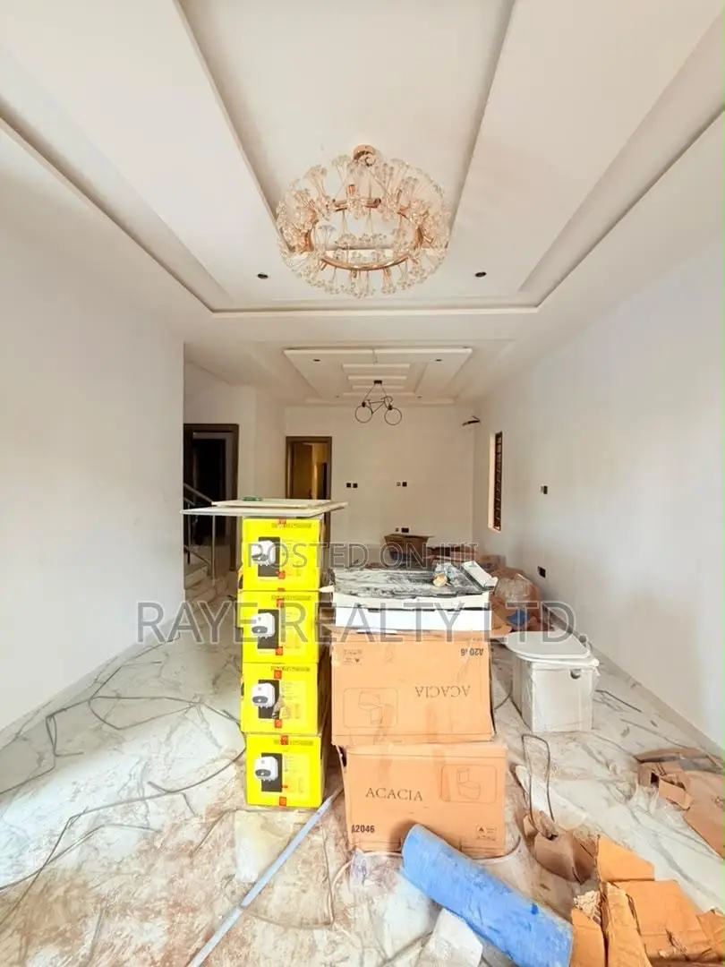 5bdrm Duplex in Omole Phase 2 for sale in Omole Phase 2