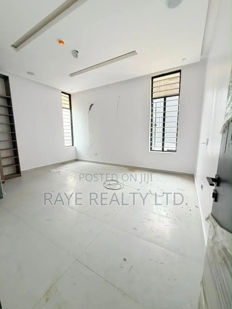 4bdrm Duplex in Omole Phase 2 for sale in Omole Phase 2