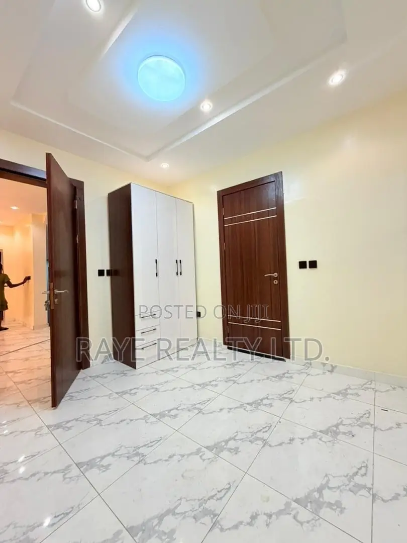 4bdrm Duplex in Oregun for sale in Oregun