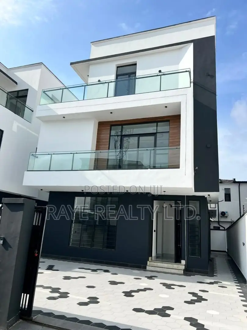 5bdrm Duplex in Chevron for sale in Chevron