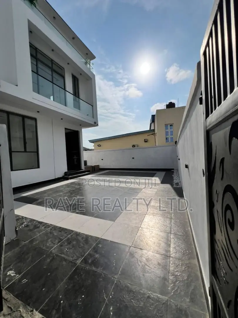 4bdrm Apartment in Chevron for sale in Chevron
