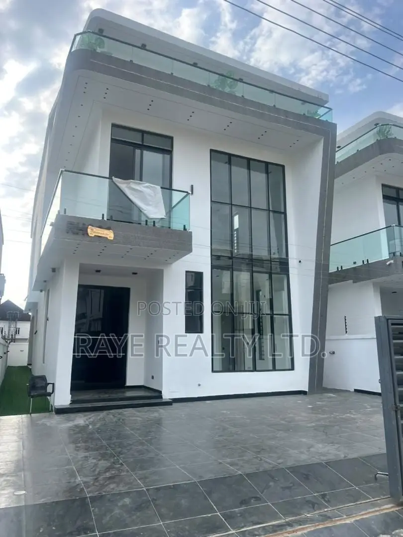 5bdrm Apartment in Chevron for sale in Chevron
