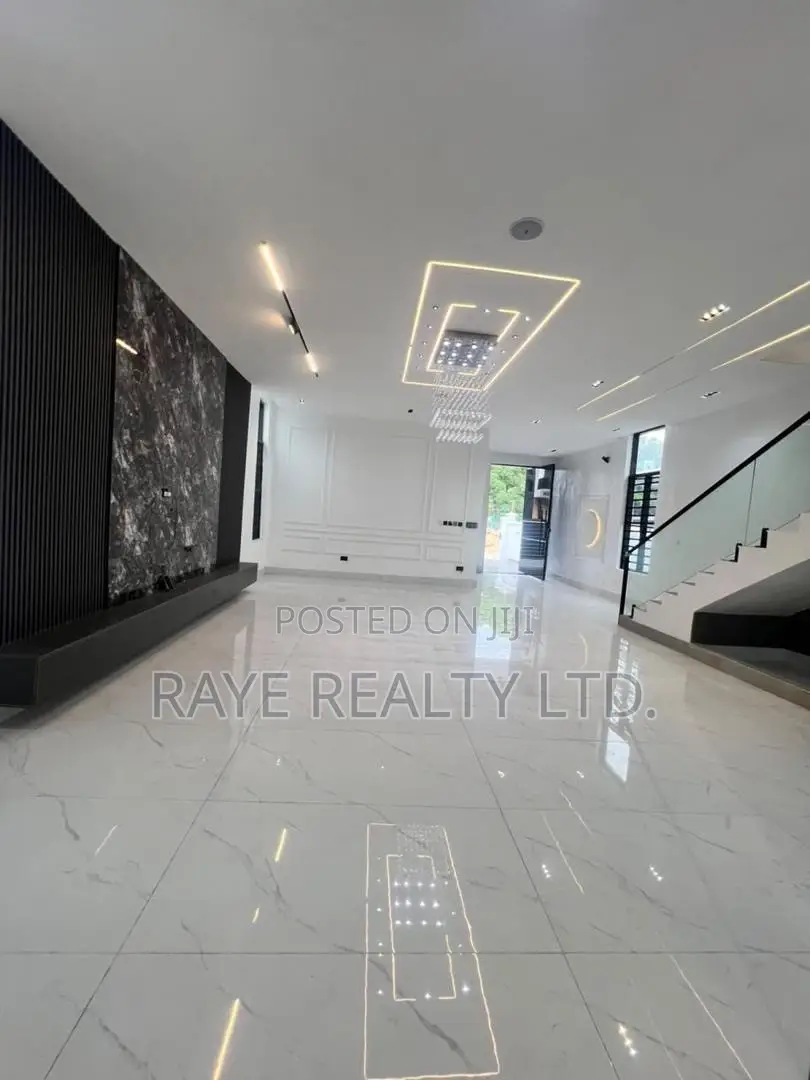 5bdrm Apartment in Chevron for sale in Chevron