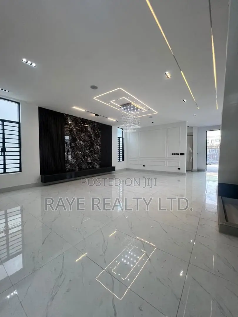 5bdrm Apartment in Chevron for sale in Chevron