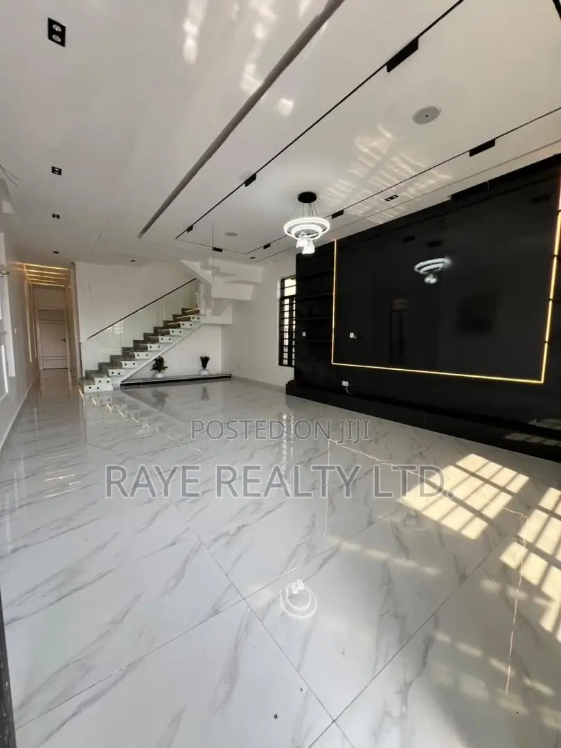 5bdrm Apartment in Chevron for sale in Chevron