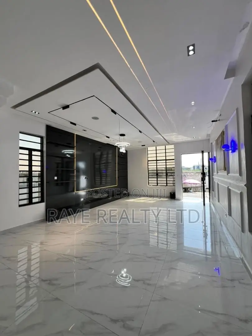 5bdrm Apartment in Chevron for sale in Chevron