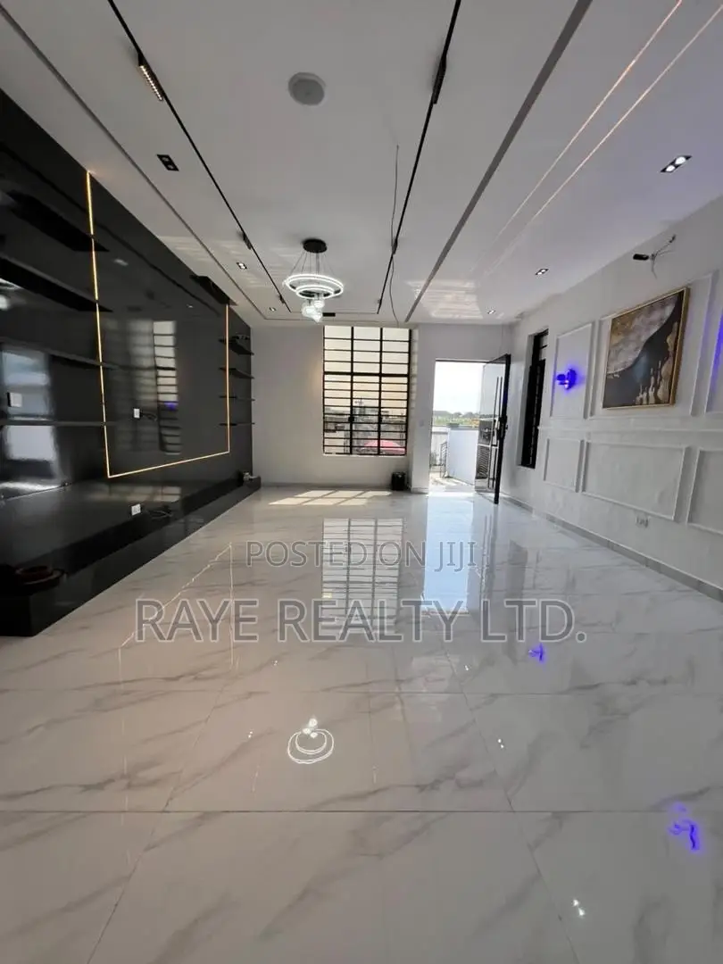 5bdrm Apartment in Chevron for sale in Chevron