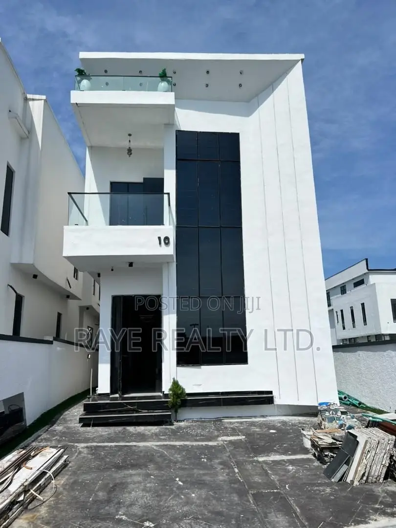 5bdrm Apartment in Chevron for sale in Chevron