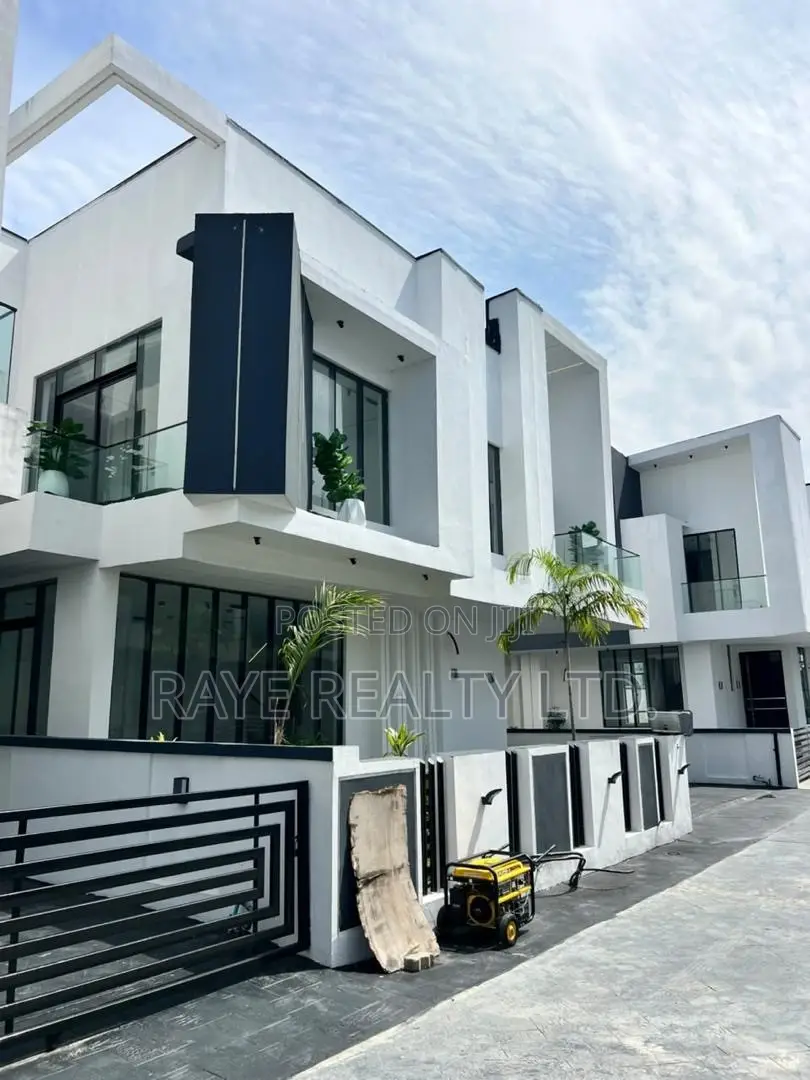 5bdrm Apartment in Chevron for sale in Chevron