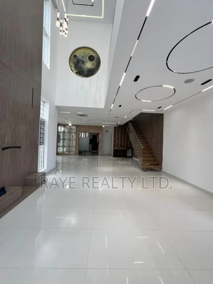 5bdrm Apartment in Chevron for sale in Chevron