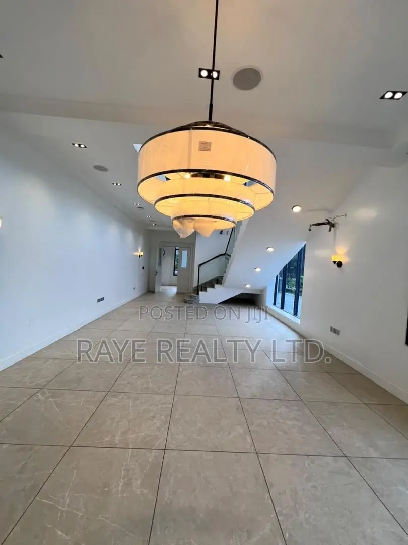 5bdrm Duplex in Ajah for sale in Ajah