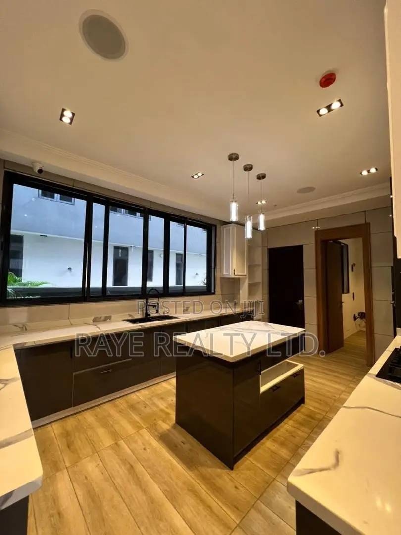 5bdrm Duplex in Ajah for sale in Ajah