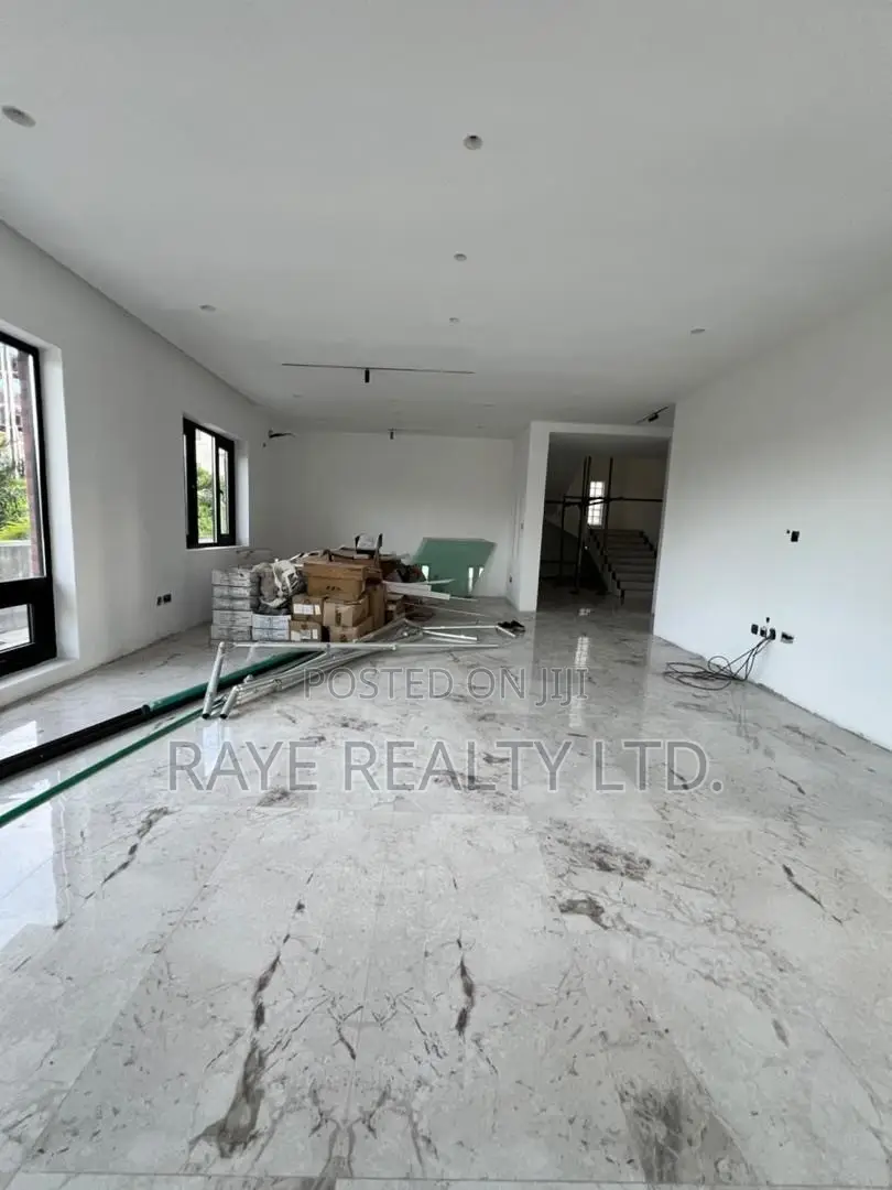 5bdrm Duplex in Ajah for sale in Ajah