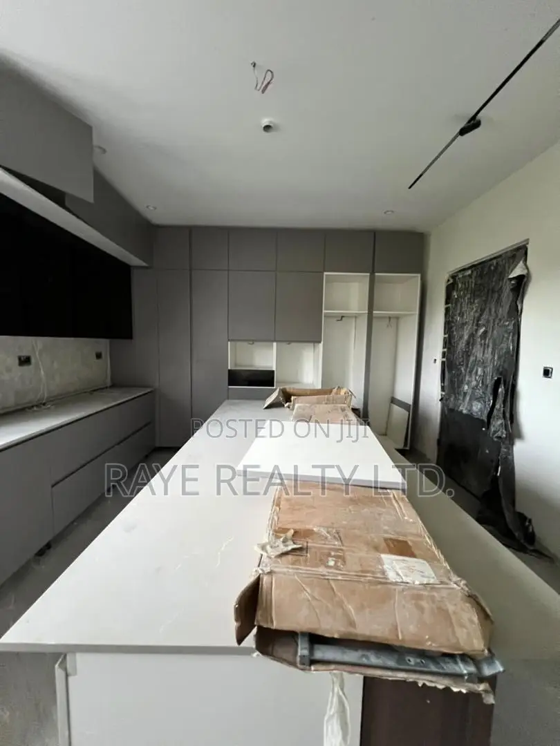 5bdrm Duplex in Ajah for sale in Ajah