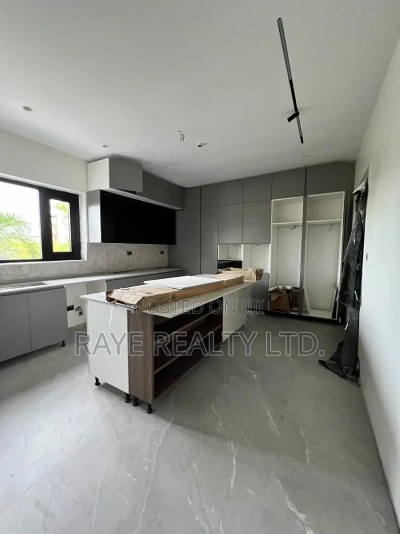 5bdrm Duplex in Ajah for sale in Ajah