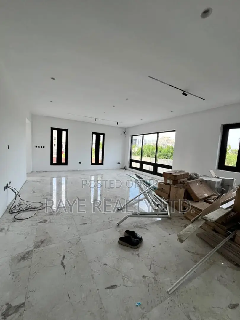 5bdrm Duplex in Ajah for sale in Ajah