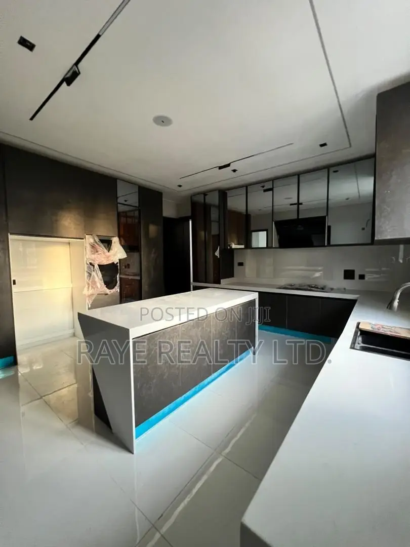 5bdrm Duplex in Ajah for sale in Ajah