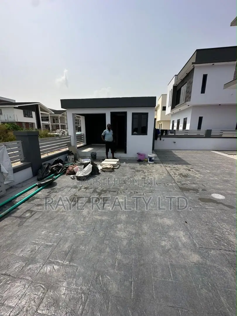 5bdrm Duplex in Ajah for sale in Ajah