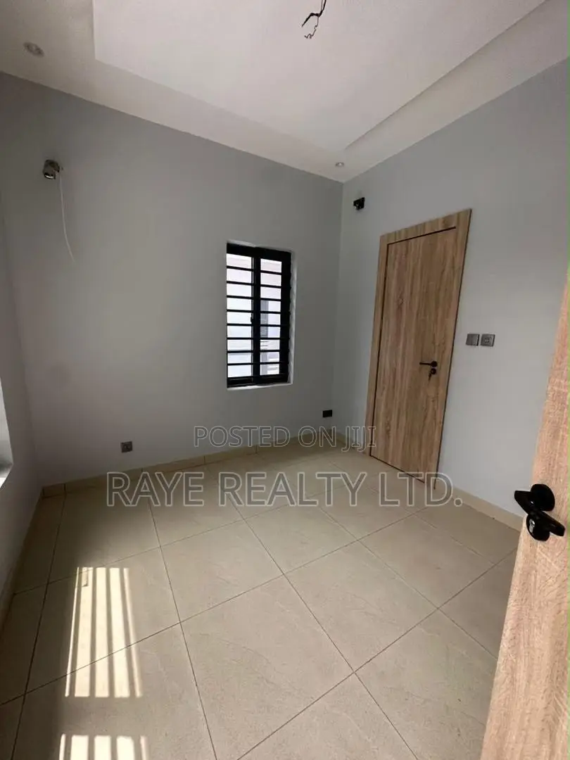 5bdrm Duplex in Ajah for sale in Ajah