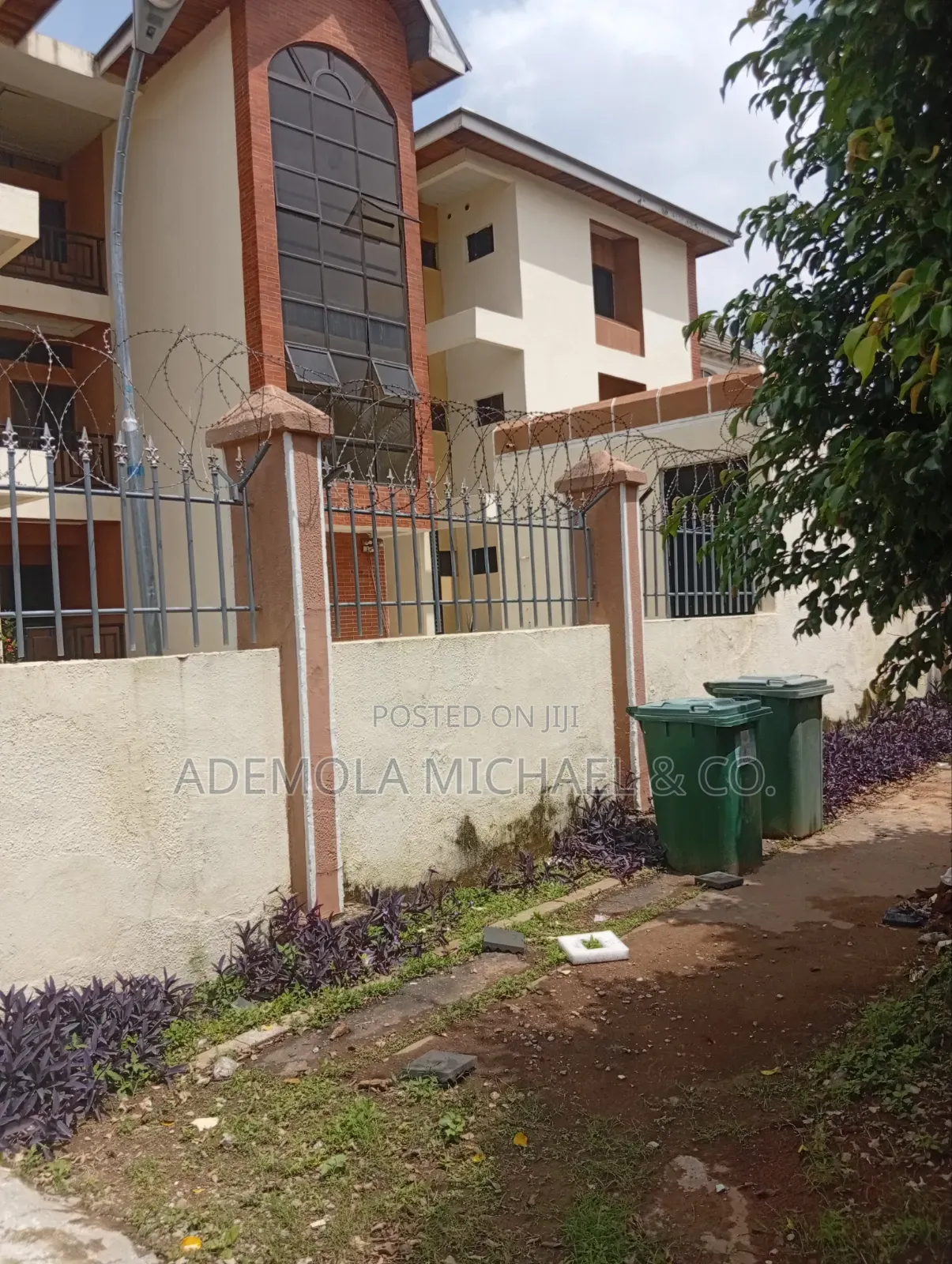 3bdrm Block of Flats in 6 Units 3 Bedroom, Maitama for sale in Maitama
