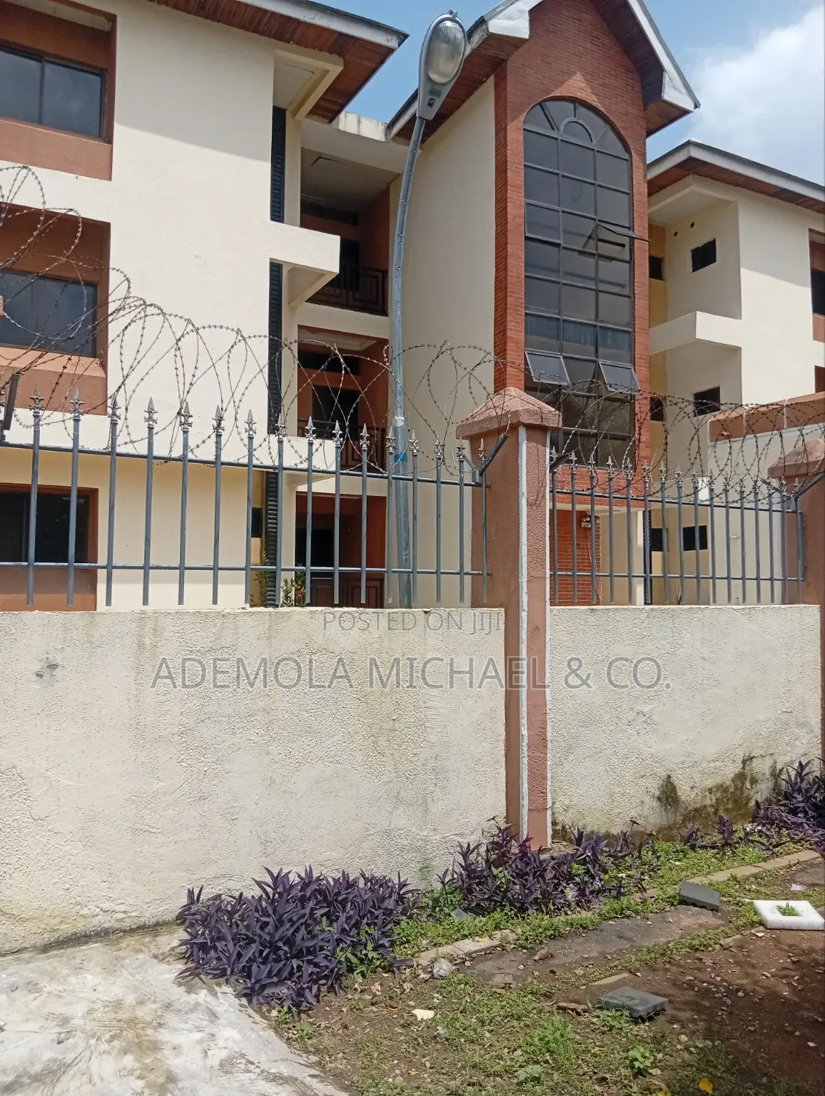 3bdrm Block of Flats in 6 Units 3 Bedroom, Maitama for sale in Maitama