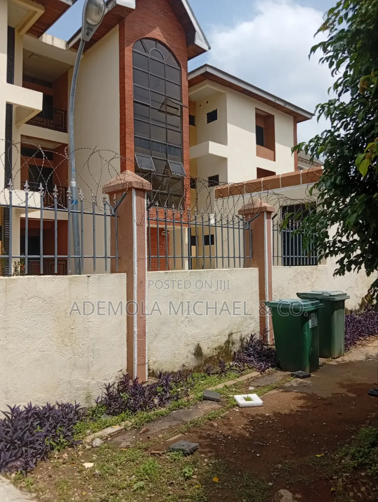 3bdrm Block of Flats in 6 Units 3 Bedroom, Maitama for sale in Maitama