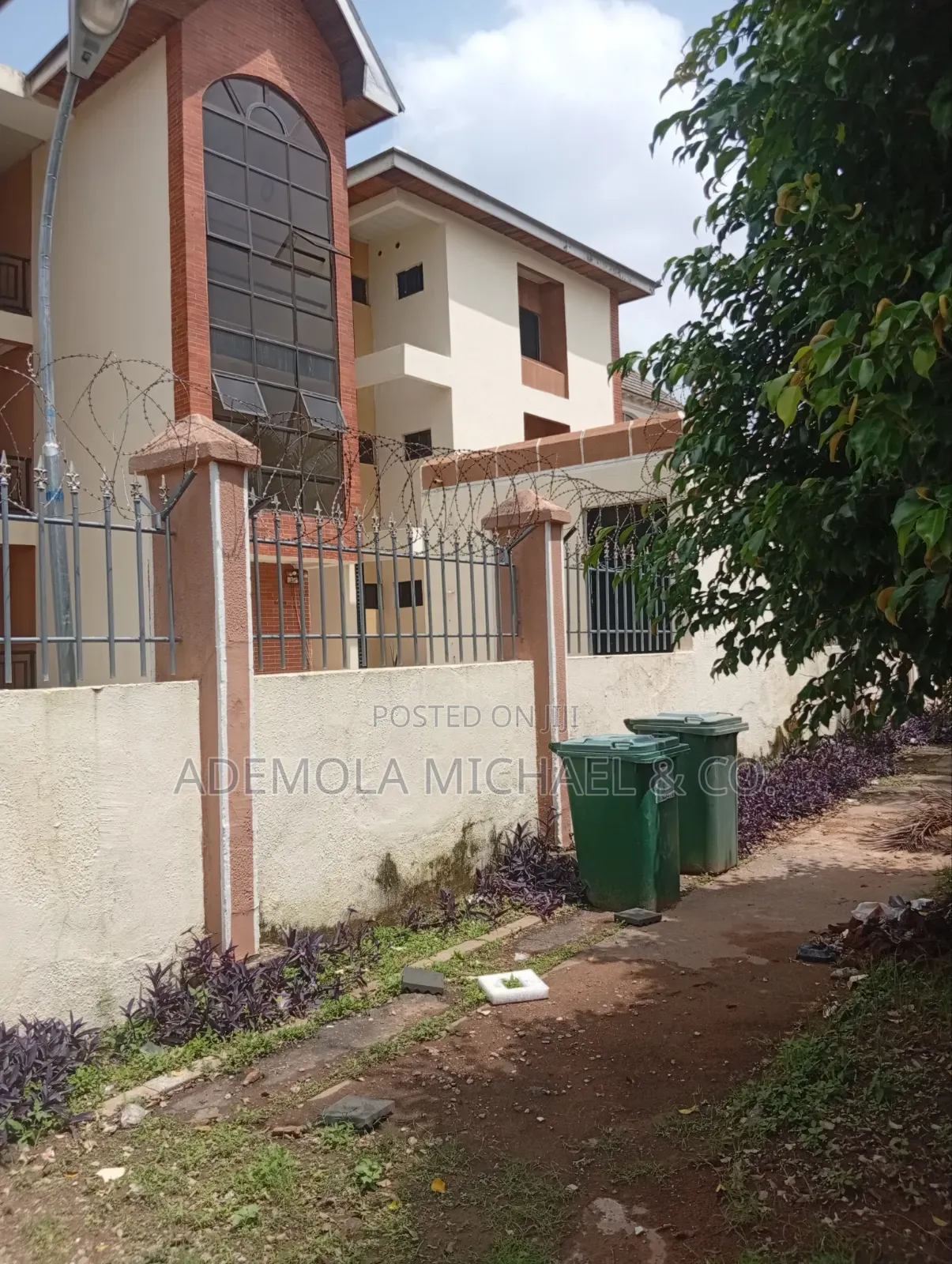 3bdrm Block of Flats in 6 Units 3 Bedroom, Maitama for sale in Maitama
