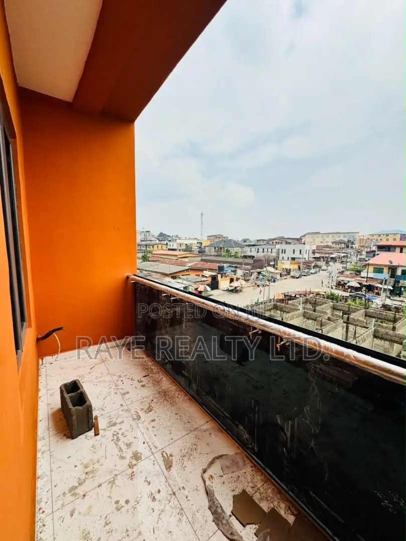 4bdrm Duplex in Berger for sale in Berger