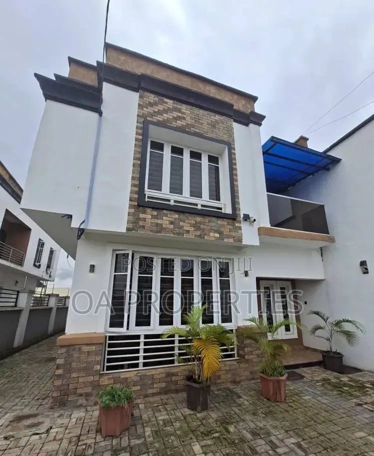 Furnished 4bdrm Duplex in Carlton Gate Estate for rent in Ibadan