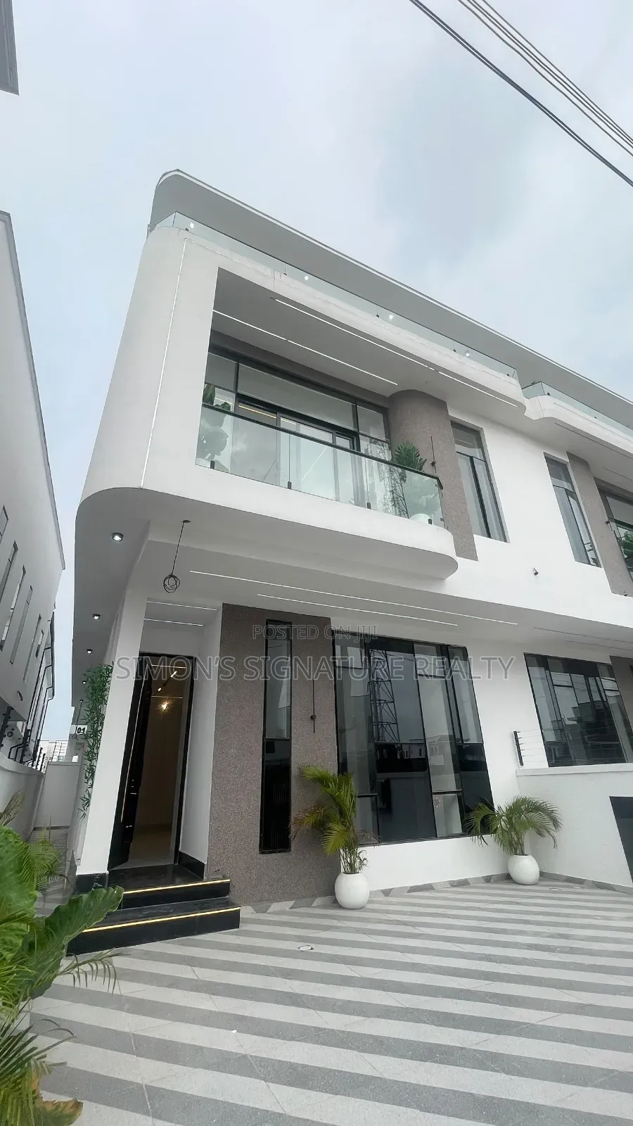 4bdrm Duplex in Ikota Gra for sale in Ikota