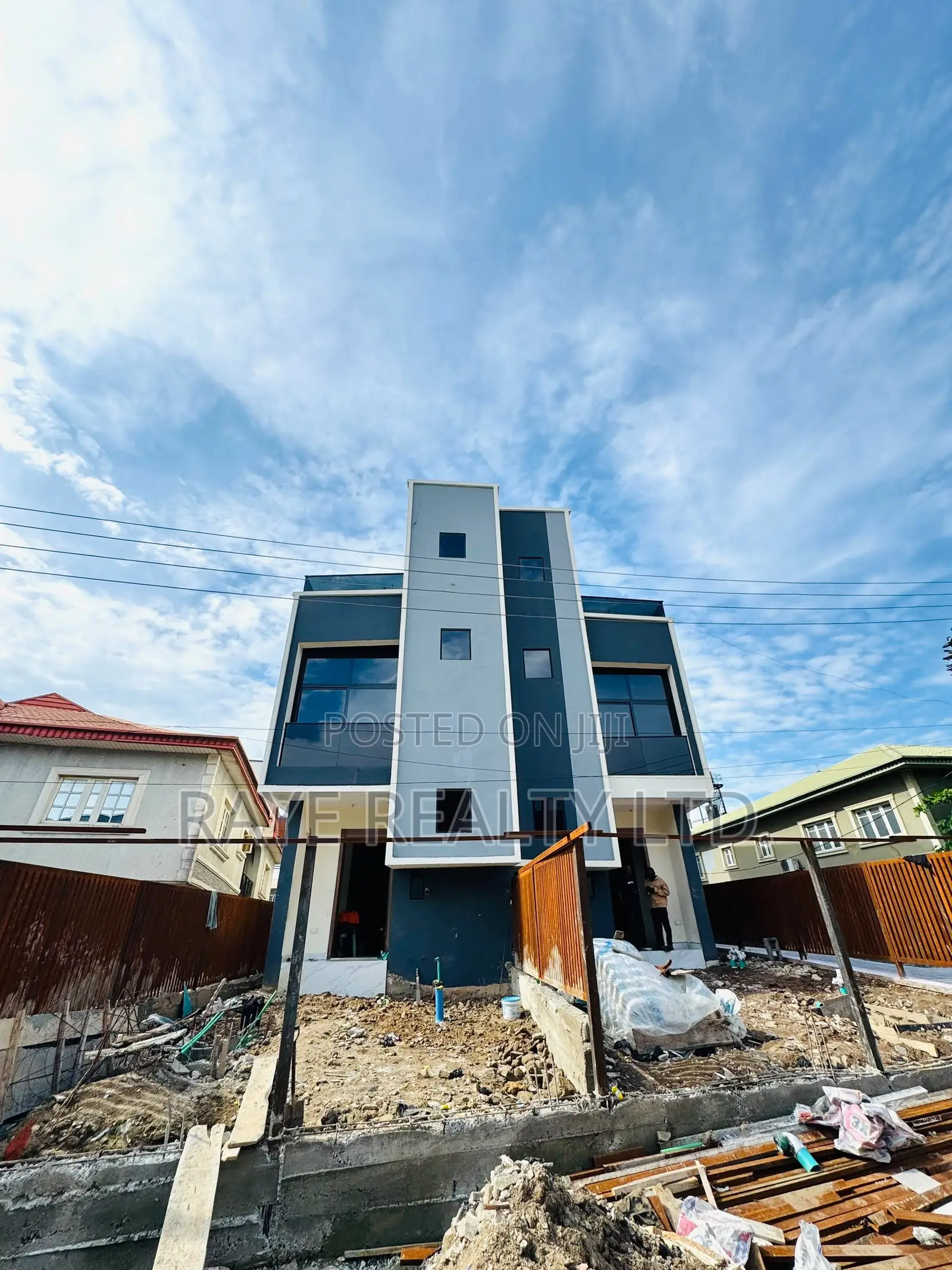 4bdrm Duplex in Gbagada for sale in Gbagada