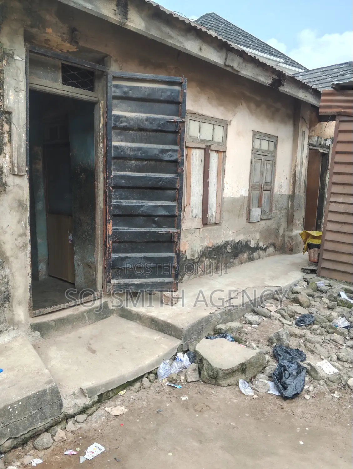 8bdrm Bungalow in Mushin for sale in Mushin