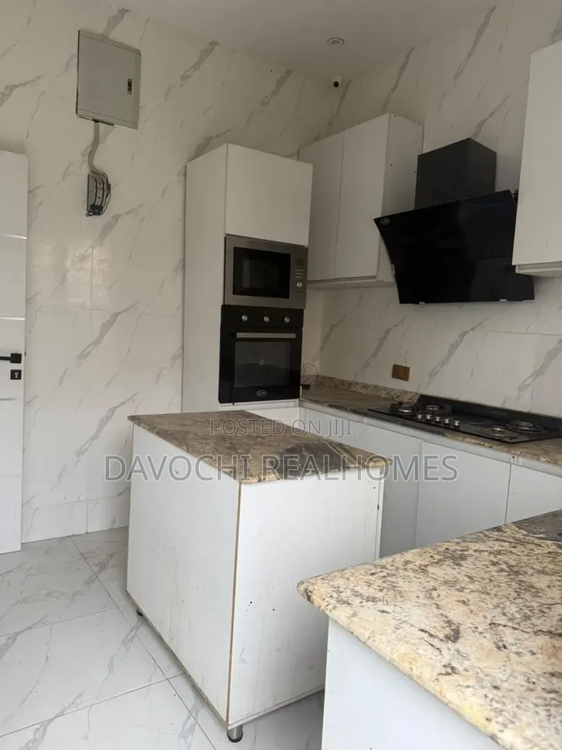 4bdrm Duplex in Ikota for rent in Ikota