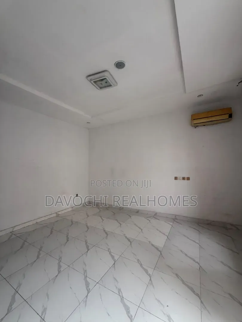 4bdrm Duplex in Ikota for rent in Ikota