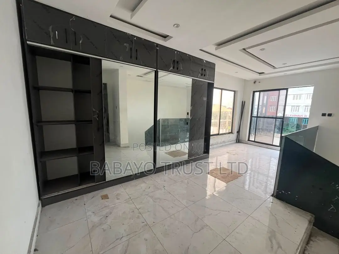5bdrm Duplex in Lekki Phase 1 for rent in Lekki Phase 1