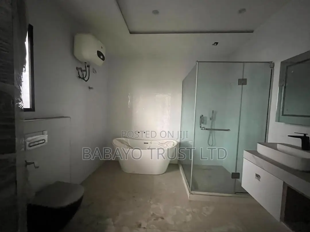 5bdrm Duplex in Lekki Phase 1 for rent in Lekki Phase 1