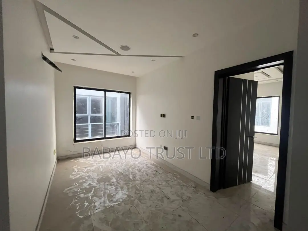 5bdrm Duplex in Lekki Phase 1 for rent in Lekki Phase 1