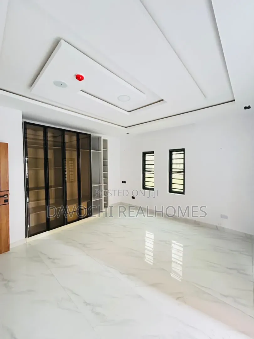 3bdrm Apartment in Lekki Phase 1 for rent in Lekki Phase 1