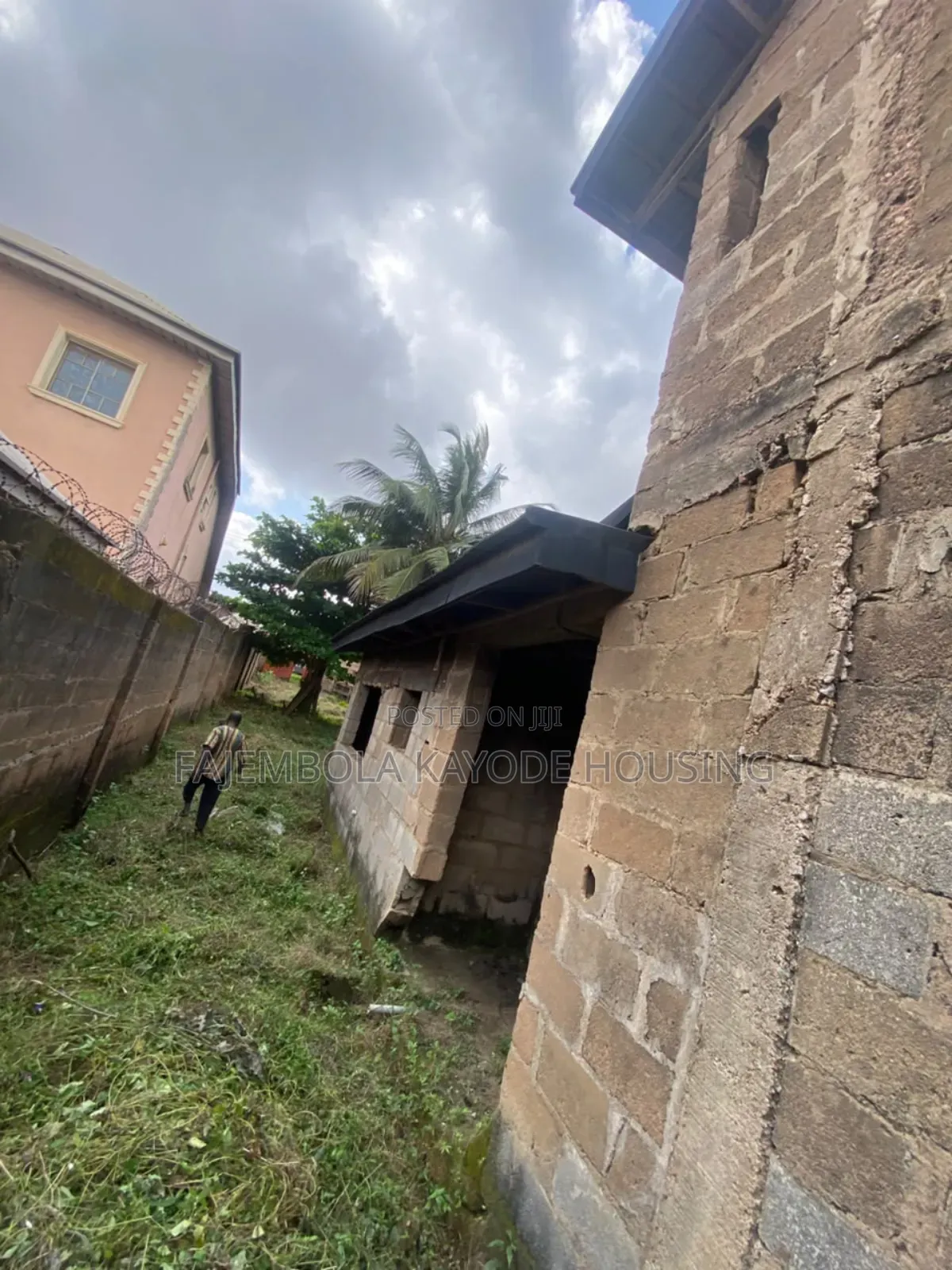 5bdrm Duplex in Ogo-Oluwa Estate, Alakia for sale in Alakia