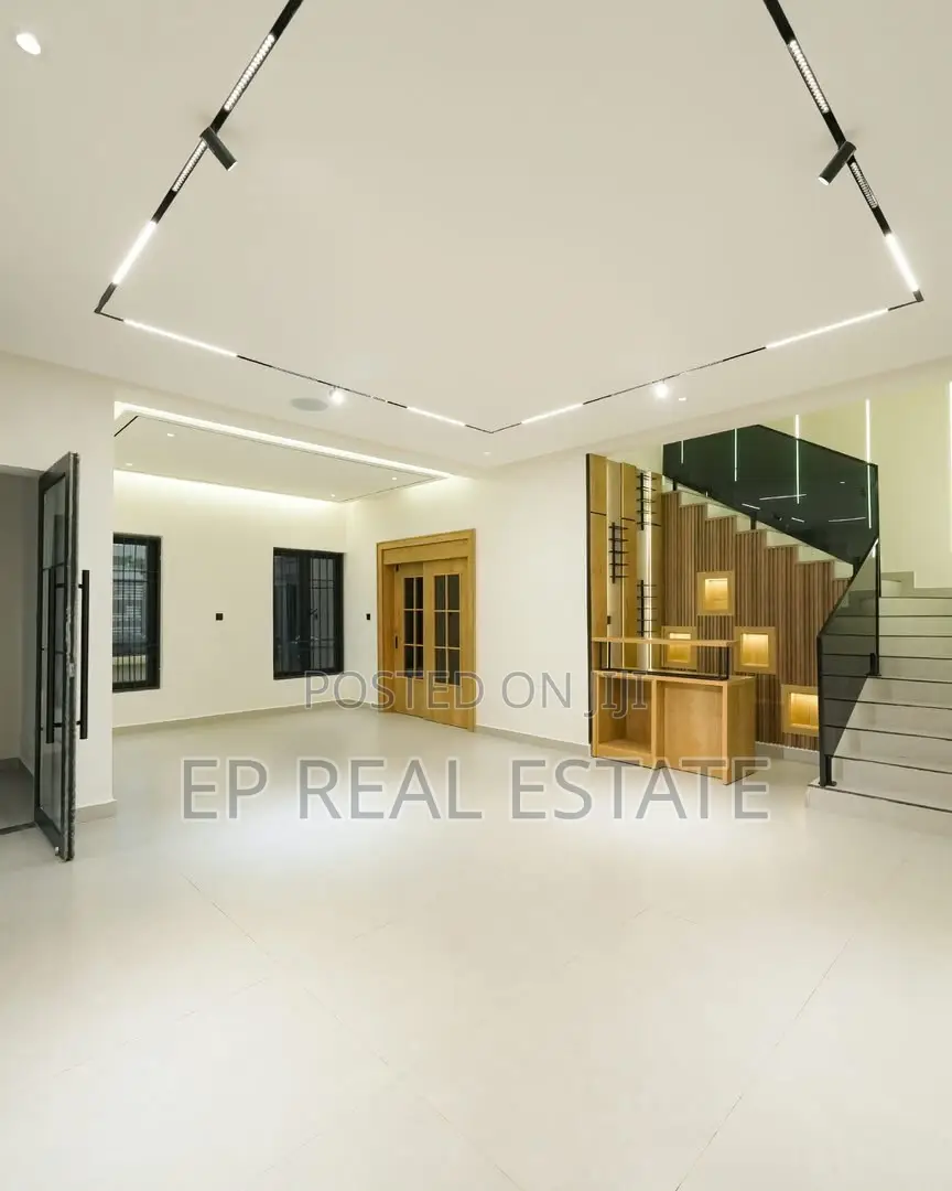 6bdrm Duplex in Wuse for sale in Wuse
