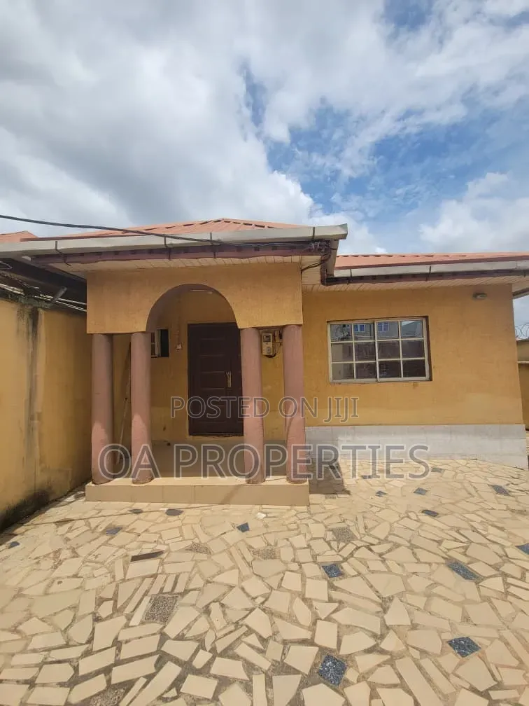 3bdrm Bungalow in Akala Way Akobo for rent in Ibadan
